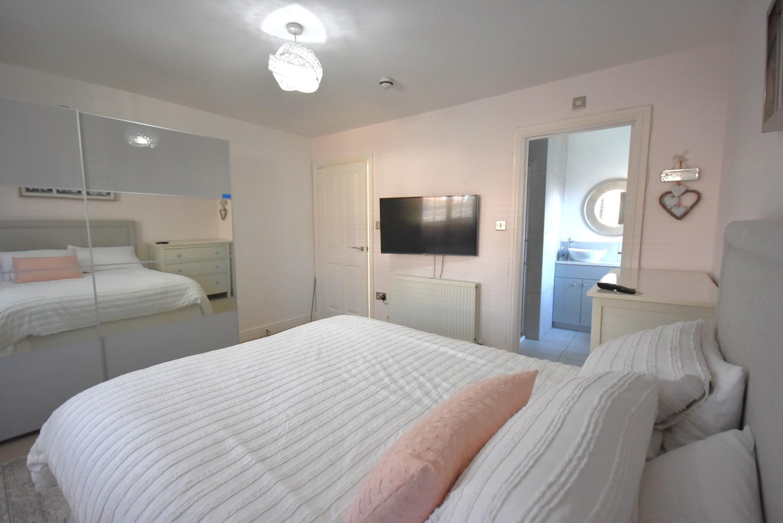 4 Romilly Views, Highfield Close Barry CF62 6NP